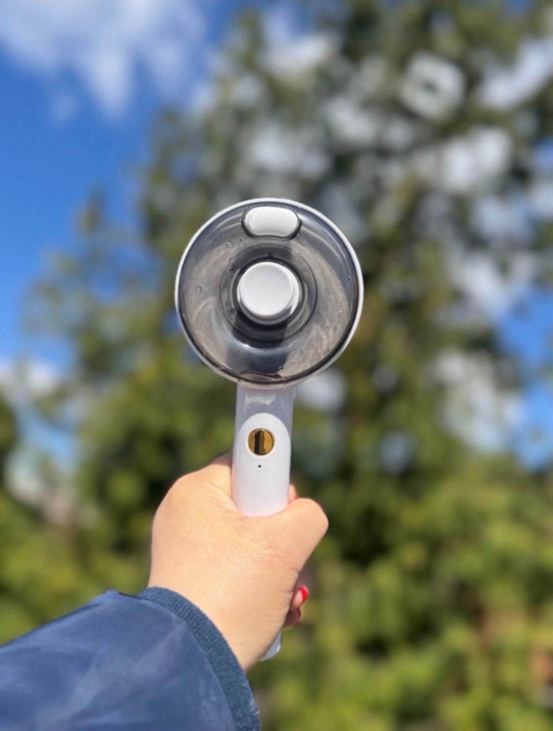 Pet Spray Massage Comb — 3-in-1 UV Antibacterial Grooming Brush for Dogs & Cats